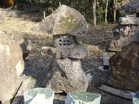 鳥海石山灯籠/秋田県産