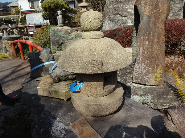 画像1: 岬型置き出雲灯籠/島根県産 (1)